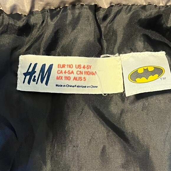 H&M puffer vest batman grey boy toddler 4-5 - Picture 4 of 10